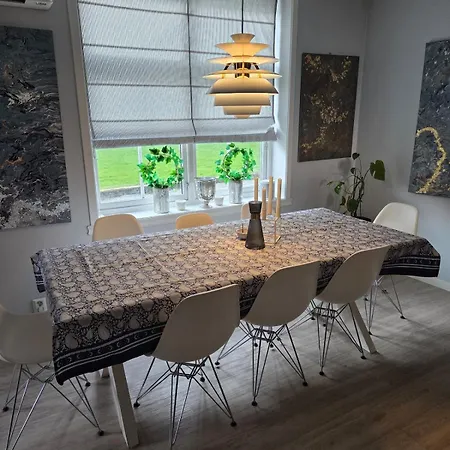 Lägenhet Stylish With Garden Bergen